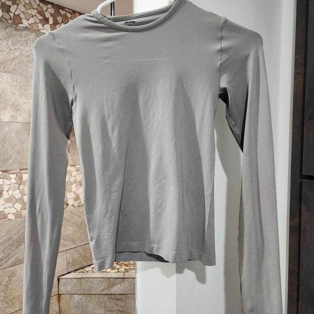 SKIM soft smoothing long sleeve limited edition color smoke